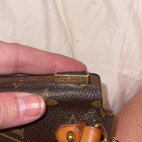 Louis Vuitton phone case/key holder - Picture 6 of 6